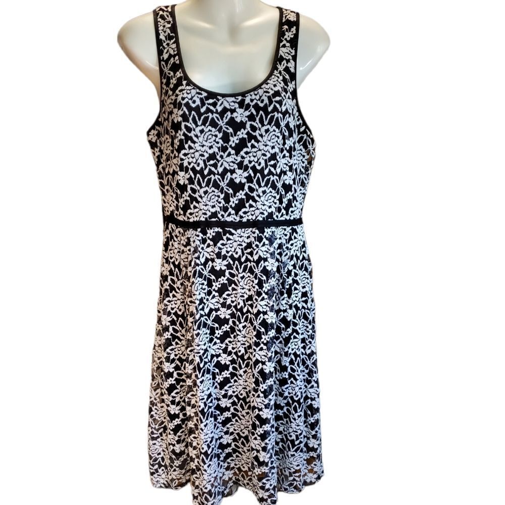 Macy-s LAUNDRY BY DESIGN lace dress sleeveless 10
